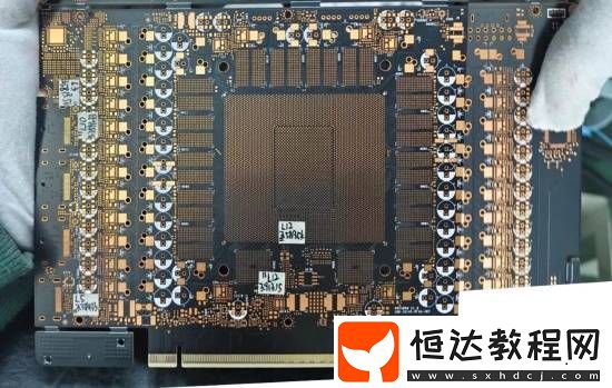 5090-PCB板曝光！GDDR7顯存和龐大的BGA封裝