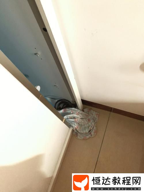 是什么讓我們甘愿“擠進毛都沒長的小縫里”