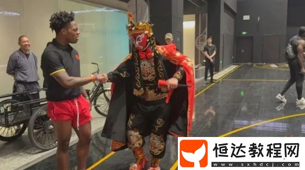 甲亢哥打破CNN賽博濾鏡